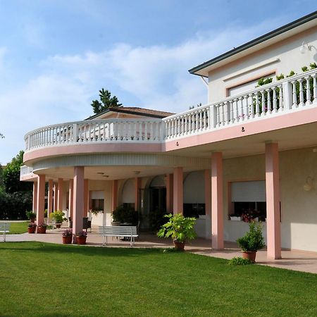 Hotel Stella - Casa Per Ferie Bellaria-Igea Marina Exterior foto